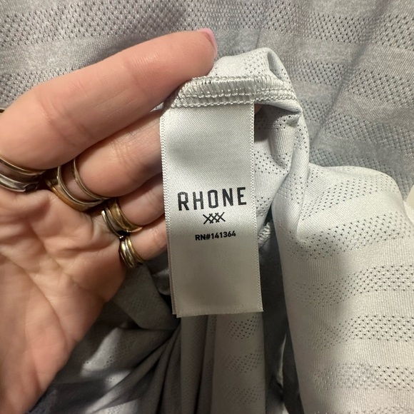 RHONE SWIFT SHORT SLEEVE T-SHIRT Size XL EUC - Picture 6 of 6